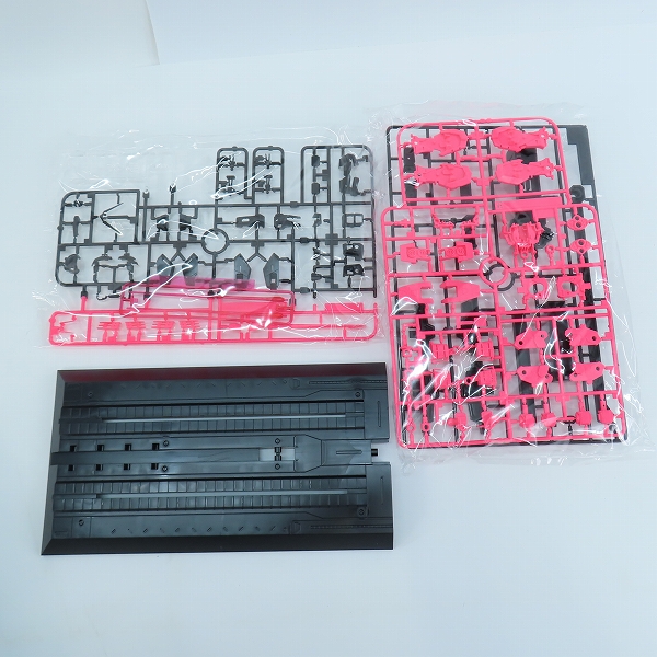 実際に弊社で買取させて頂いた【未組立】BANDAI MG 1/100 エールストライクガンダム Ver.RM リサーキュレーションカラー/ネオンピンク/限定品/ガンプラの画像 2枚目