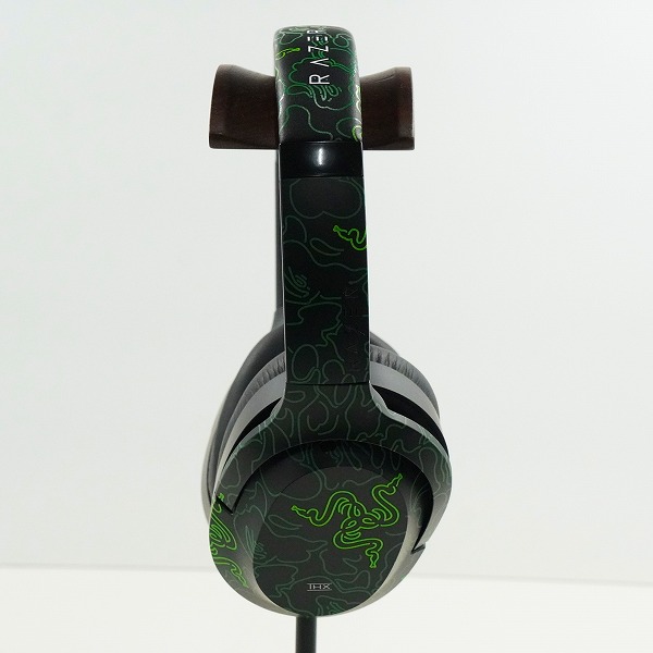実際に弊社で買取させて頂いたRAZER X A BATHING APE/レイザー ×アベイジングエイプ 1G73182921 OPUS NEON CAMO HEADSET ヘッドフォン 動作確認済みの画像 1枚目
