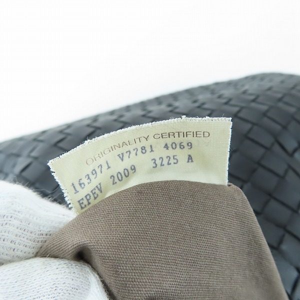 実際に弊社で買取させて頂いたBOTTEGA VENETA/ボッテガ ヴェネタ メッセンジャーバッグ イントレチャート 163971の画像 6枚目