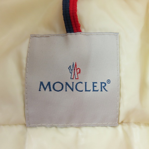 実際に弊社で買取させて頂いたMONCLER/モンクレール PYRENEES/ピレネー ダウンジャケット レッド 40341 60 68950/2の画像 2枚目