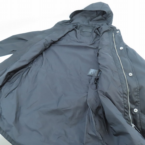 実際に弊社で買取させて頂いた【JPタグ】PRADA/プラダ 三角ロゴ ナイロンフーディジャケット 2018 SGB436/46の画像 7枚目