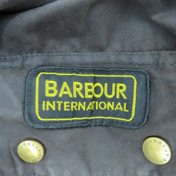 実際に弊社で買取させて頂いたBarbour/バブアー INTERNATIONAL インターナショナル オイルドジャケット 1402131 の画像 5枚目