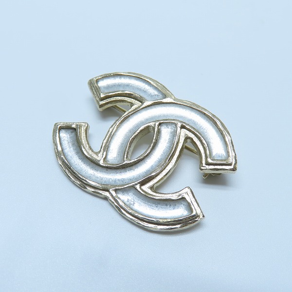 実際に弊社で買取させて頂いたCHANEL/シャネル ココマーク ブローチ