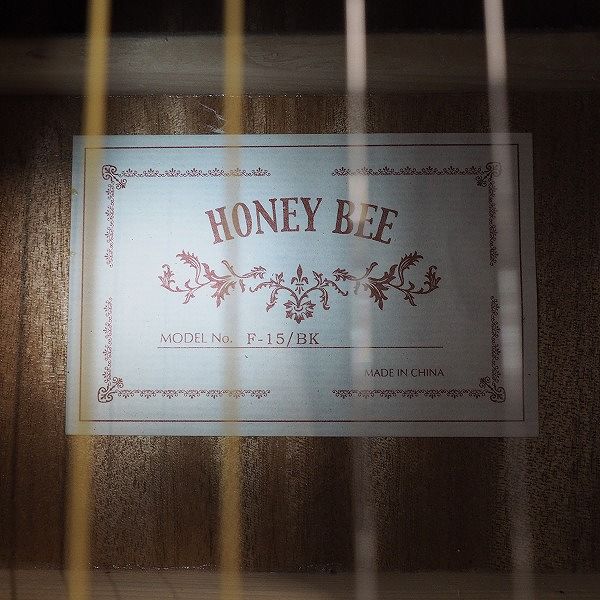 実際に弊社で買取させて頂いた★HONEY BEE/ハニービー F-15/BK アコースティックギター/アコギ ソフトケース付 の画像 4枚目
