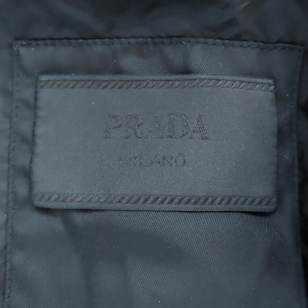 実際に弊社で買取させて頂いた【JPタグ】PRADA/プラダ 三角ロゴ ナイロンフーディジャケット 2018 SGB436/46の画像 2枚目