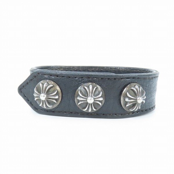 実際に弊社で買取させて頂いたCHROME HEARTS/クロムハーツ 3ボタン2スナップ レザー ブレスレット クロスボタンの画像 1枚目
