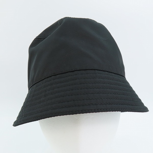 実際に弊社で買取させて頂いたPRADA/プラダ ReNylon バケットハット 三角ロゴ金具プレート 1HC137 2DMI/Mの画像 1枚目