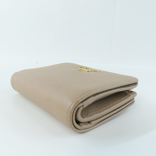 実際に弊社で買取させて頂いたPRADA/プラダ サフィアーノ コンパクトウォレット/二つ折り財布の画像 2枚目