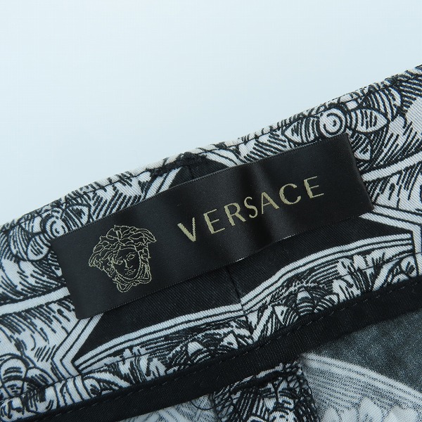 実際に弊社で買取させて頂いたVERSACE/ヴェルサーチェ 総柄 プリント ストレート パンツ 46の画像 3枚目