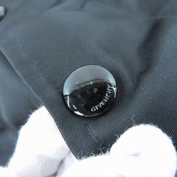 実際に弊社で買取させて頂いた【JPタグ】GIVENCHY/ジバンシィ 袖ロゴタグ付き ナイロンミリタリージャケット 16S 3260 041/52の画像 7枚目