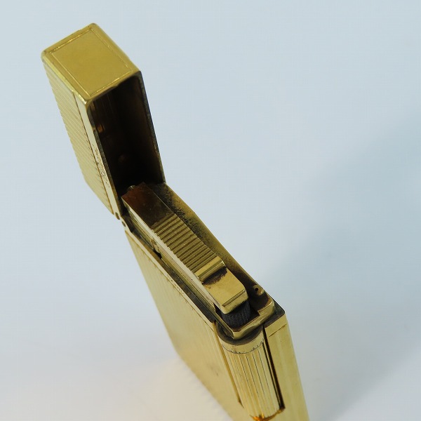 実際に弊社で買取させて頂いたS.T.Dupont/デュポン LIGNE2/ライン2 モンパルナス バーティカルライン ガスライターの画像 4枚目