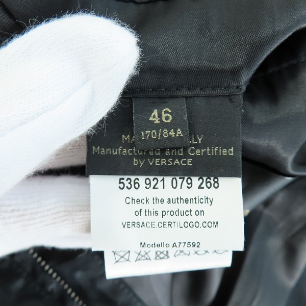 実際に弊社で買取させて頂いたVERSACE/ヴェルサーチ POWER メデューサ 総柄 ジップアップ パーカー A77592 A223268 AIVO/17 Size/46の画像 3枚目