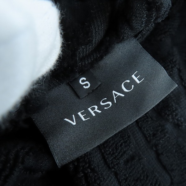 実際に弊社で買取させて頂いた【未使用】VERSACE/ヴェルサーチ バスローブ/ラウンジウェア ZACJ00008-ZCOSP052/Sの画像 2枚目