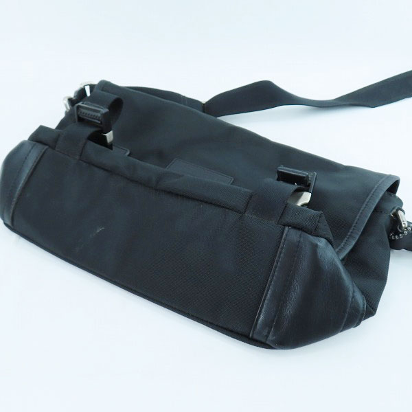 実際に弊社で買取させて頂いたCOACH/コーチ メッセンジャー ショルダーバッグ /ナイロンバッグ ブラック F70575の画像 3枚目