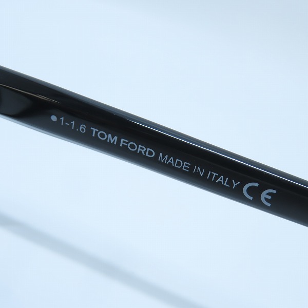 実際に弊社で買取させて頂いたTOM FORD/トムフォード 度入り眼鏡フレーム/アイウェア TF4239 001の画像 5枚目
