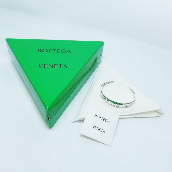 実際に弊社で買取させて頂いたBOTTEGA VENETA/ボッテガヴェネタ Ag925/シルバー925 グリーンエナメル カフバングル 708427 V5081の画像 9枚目