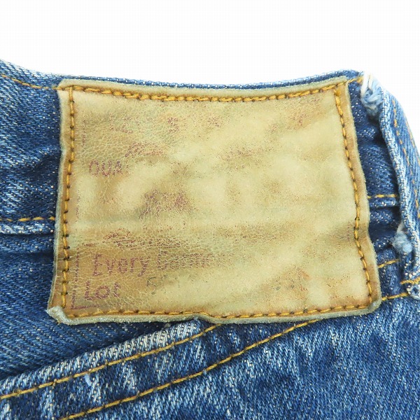 実際に弊社で買取させて頂いたLEVI'S/リーバイス 501XX 復刻 ボタン裏刻印555 ビッグE 赤耳 デニムパンツ 47501-0117の画像 5枚目
