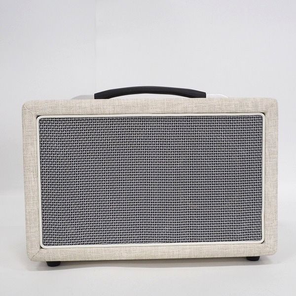 実際に弊社で買取させて頂いたLouis/ルイス LGA-10 Milkey White/ミルキーホワイト ギター用コンボアンプ 10W【動作確認済】 の画像 1枚目