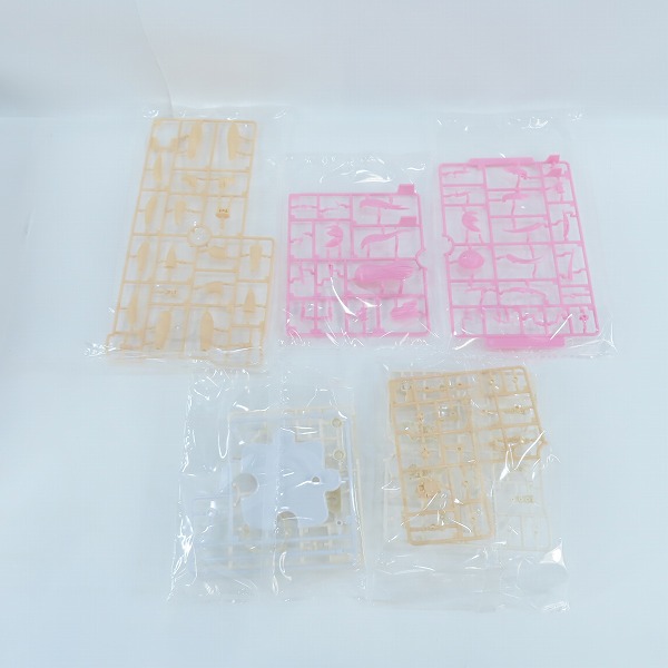 実際に弊社で買取させて頂いた【未組立】KOTOBUKIYA/コトブキヤ 創彩少女庭園 1/10 源内あお 若葉女子高生 冬服 ドリーミングスタイル ハッピーモノクロームの画像 1枚目