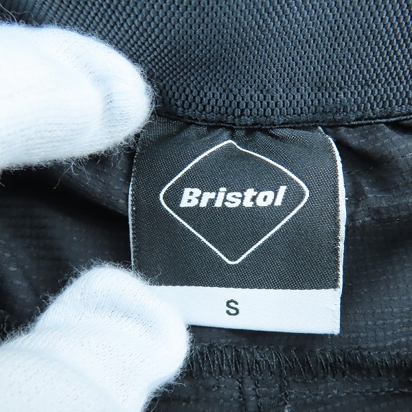 実際に弊社で買取させて頂いたF.C.Real Bristol/エフシーレアルブリストル ショートパンツ ナイロン ロゴプリント ワッペン 無地/FCRB-220021/Sの画像 4枚目
