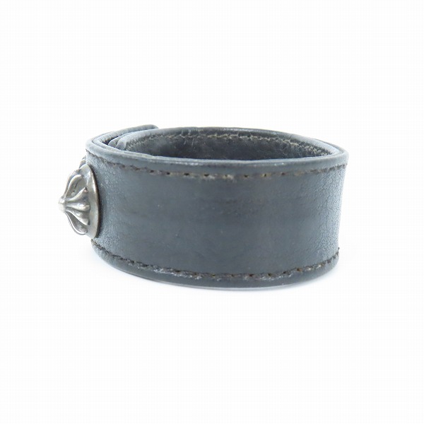 実際に弊社で買取させて頂いたCHROME HEARTS/クロムハーツ 3ボタン2スナップ レザー ブレスレット クロスボタンの画像 2枚目