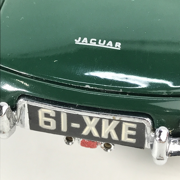 実際に弊社で買取させて頂いたFRANKLIN MINT/フランクリンミント 1/24 ジャガー E-TYPE 1961 グリーン/ミニカーの画像 8枚目