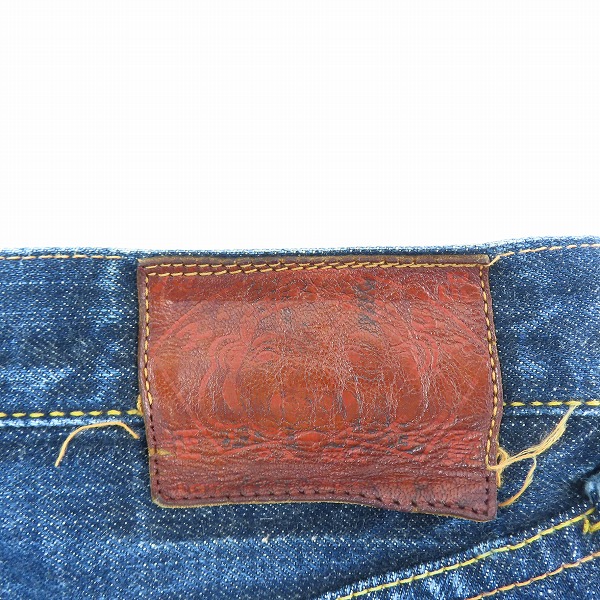 実際に弊社で買取させて頂いたEVISU/エヴィス ホワイト カモメプリント デニムパンツ /32×35の画像 2枚目