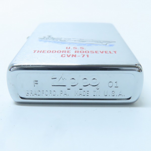 実際に弊社で買取させて頂いたZIPPO/ジッポー アメリカ海軍 U.S.S. THEODORE ROOSEVELT CVN-71 2001年製の画像 3枚目