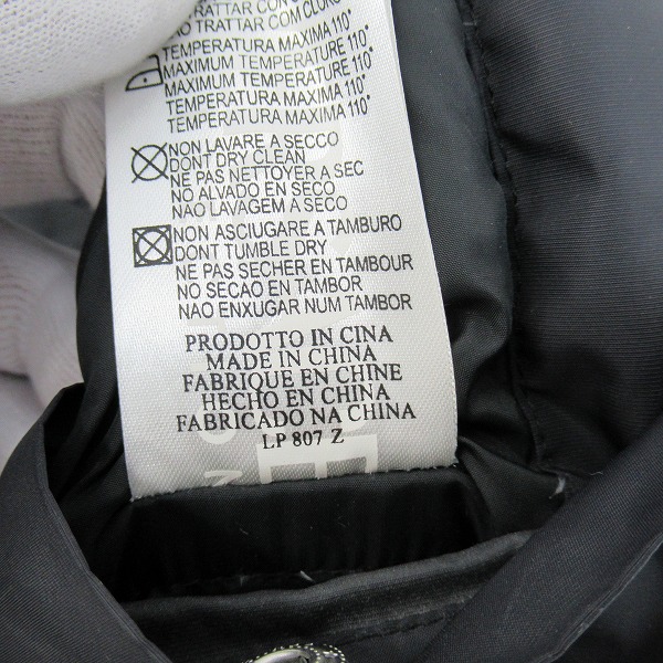 実際に弊社で買取させて頂いたVERSACE COLLECTION/ヴェルサーチ コレクション ダウンジャケット/46の画像 5枚目