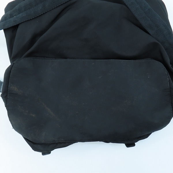 実際に弊社で買取させて頂いた【ジャンク】PRADA/プラダ 三角ロゴプレート ナイロン ミニリュックサックの画像 7枚目