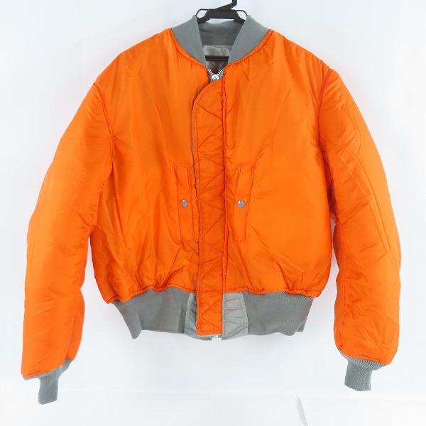 実際に弊社で買取させて頂いたALPHA INDUSTRIES/アルファインダストリーズ フライトジャケット MA-1 グレー/オレンジ MIL-J-82790J/XLの画像 2枚目