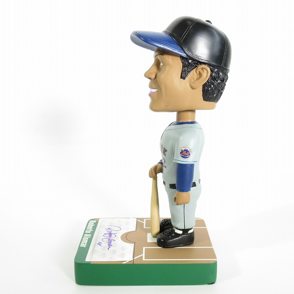 実際に弊社で買取させて頂いたUpper Deck 2002 MLB BALLPARK IDOLS ニューヨーク・ヤンキース ロベルト・アロマー 直筆サイン入り ボブル ヘッドフィギュアの画像 2枚目