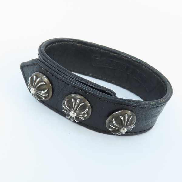 実際に弊社で買取させて頂いたCHROME HEARTS/クロムハーツ 3ボタン2スナップ レザー ブレスレット クロスボタン