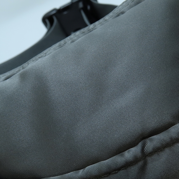実際に弊社で買取させて頂いた(2)PORTER/ポーター TANKER WAIST BAG (S) タンカー ウエストバッグ S シルバーグレー/622-06629の画像 7枚目