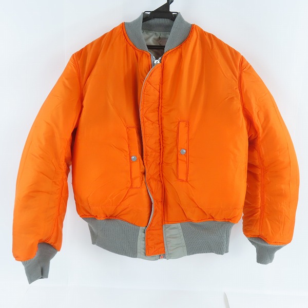 実際に弊社で買取させて頂いたALPHA INDUSTRIES/アルファインダストリーズ フライトジャケット MA-1 グレー/オレンジ MIL-J-82790J/Lの画像 2枚目