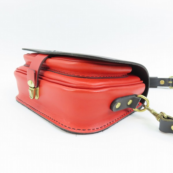 実際に弊社で買取させて頂いたHERZ/ヘルツ 50周年/50th記念 レザー ショルダーバッグ ブラック×レッドの画像 2枚目