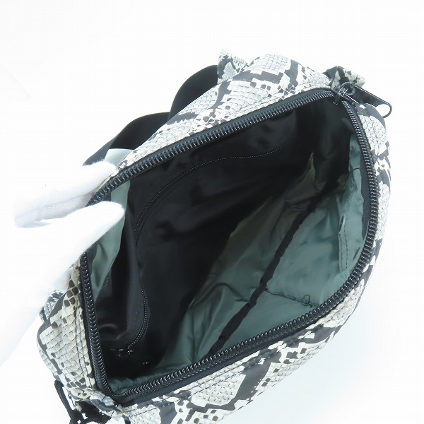 実際に弊社で買取させて頂いたHEAD PORTER/ヘッドポーター パイソン柄 ボディバッグ/ウエストバッグの画像 3枚目