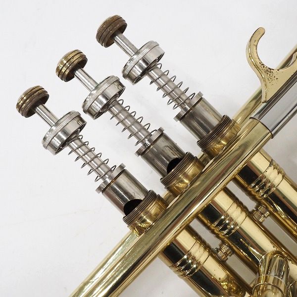 実際に弊社で買取させて頂いた【難あり】Selme/セルマー INVICTA/インビクタ トランペット ハードケース付きの画像 4枚目