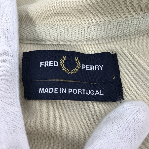 実際に弊社で買取させて頂いたFRED PERRY/フレッドペリー Contrast Tape Track Jacket. TRACK JACKETS/トラックジャケット J5557/Sの画像 2枚目