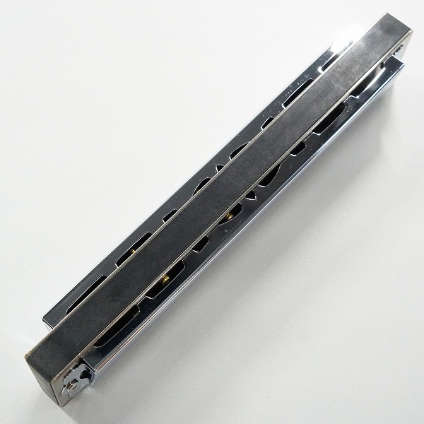 実際に弊社で買取させて頂いたM.SUZUKI/スズキ SU-21W Humming 高級ハミング 21穴 複音ハーモニカ Gm調 ハーモニカ ケース付きの画像 5枚目