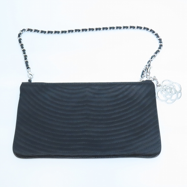 実際に弊社で買取させて頂いたCHANEL/シャネル カメリアキーホルダー付きチェーンハンドバッグの画像 1枚目