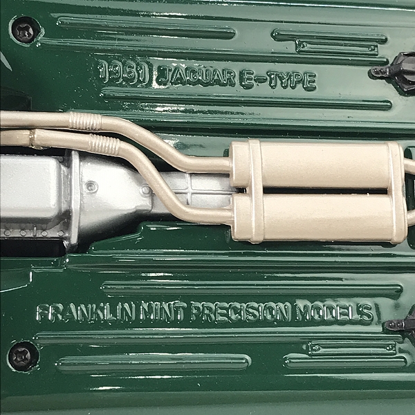実際に弊社で買取させて頂いたFRANKLIN MINT/フランクリンミント 1/24 ジャガー E-TYPE 1961 グリーン/ミニカーの画像 5枚目