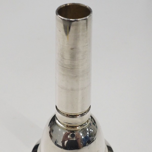 実際に弊社で買取させて頂いたGRIEGO/グレイゴ BOUSFIELD O4/イアン・バウスフィールド IB-04 太管 トロンボーン用マウスピース シルバーの画像 5枚目