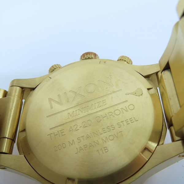 実際に弊社で買取させて頂いたNIXON/ニクソン MINIMIZE THE42-20 CHRONO ALL GOLD クロノグラフ クオーツ【動作未確認】の画像 4枚目
