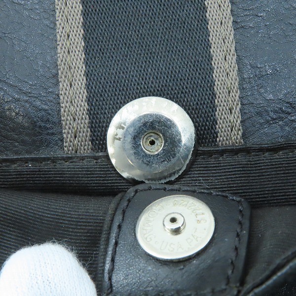 実際に弊社で買取させて頂いたCOACH/コーチ ヘリテージ ウェブ レザー フォルド オーバー トート F70558の画像 6枚目