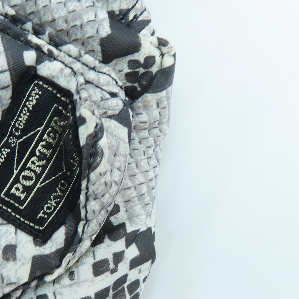実際に弊社で買取させて頂いたHEAD PORTER/ヘッドポーター パイソン柄 ボディバッグ/ウエストバッグの画像 6枚目
