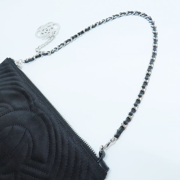 実際に弊社で買取させて頂いたCHANEL/シャネル カメリアキーホルダー付きチェーンハンドバッグの画像 3枚目