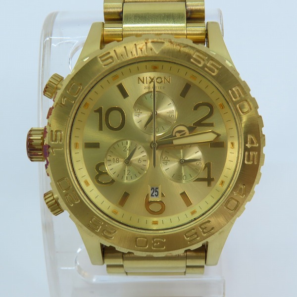 実際に弊社で買取させて頂いたNIXON/ニクソン MINIMIZE THE42-20 CHRONO ALL GOLD クロノグラフ クオーツ【動作未確認】