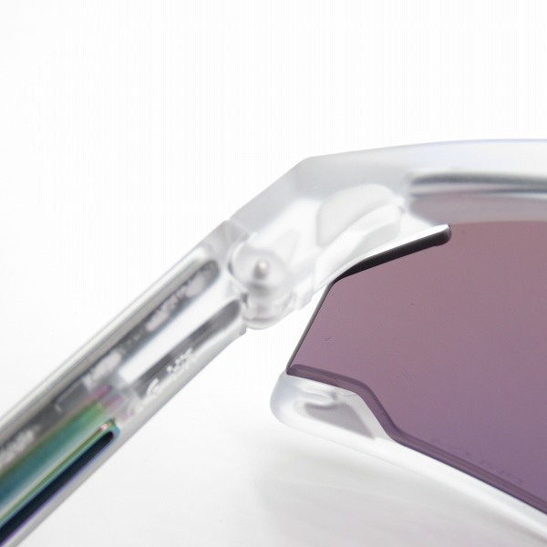 実際に弊社で買取させて頂いたOAKLEY/オークリー BXTR Metal  Matte Clear Prizm Violet OO9237-0239の画像 6枚目