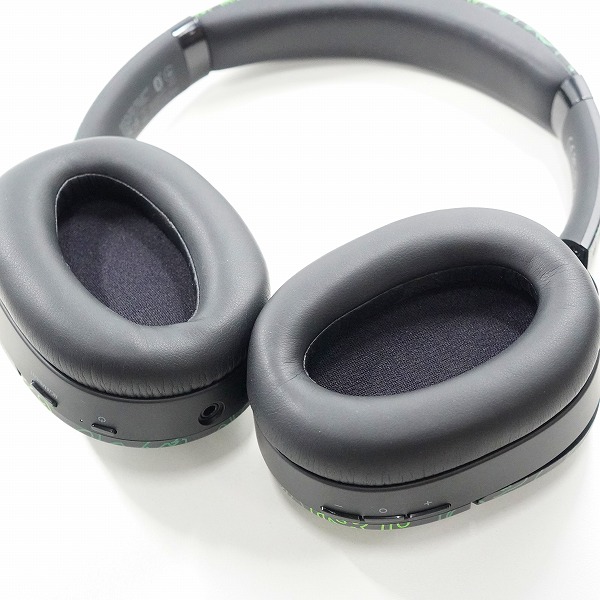 実際に弊社で買取させて頂いたRAZER X A BATHING APE/レイザー ×アベイジングエイプ 1G73182921 OPUS NEON CAMO HEADSET ヘッドフォン 動作確認済みの画像 5枚目